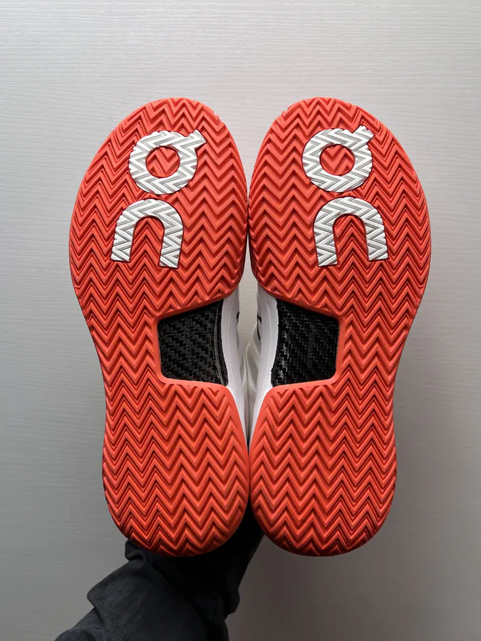 On昂跑 THE ROGER White Orange