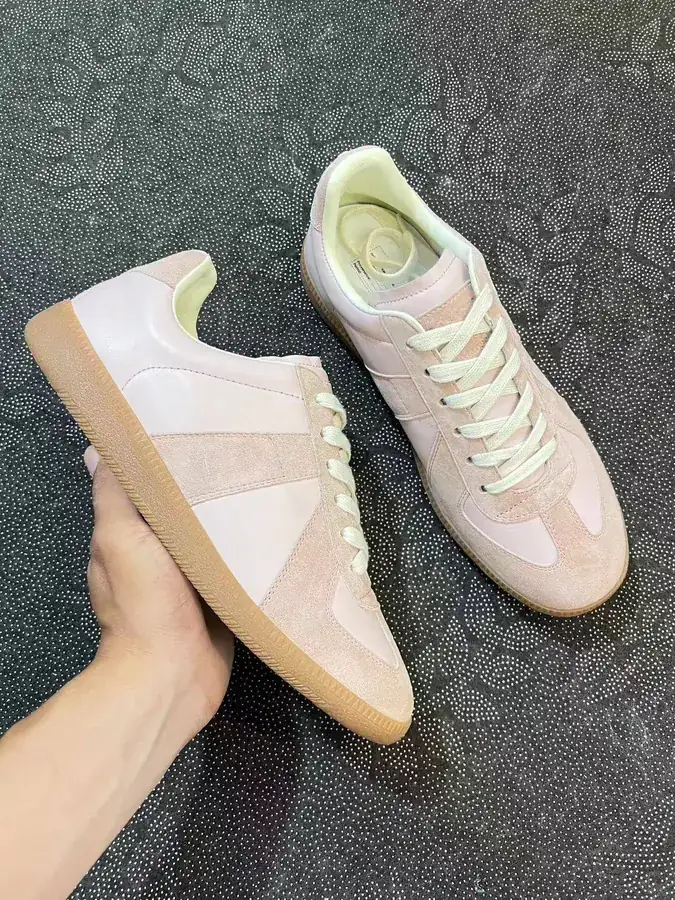 Maison Margiela Replica Low Top Derbies in Beige