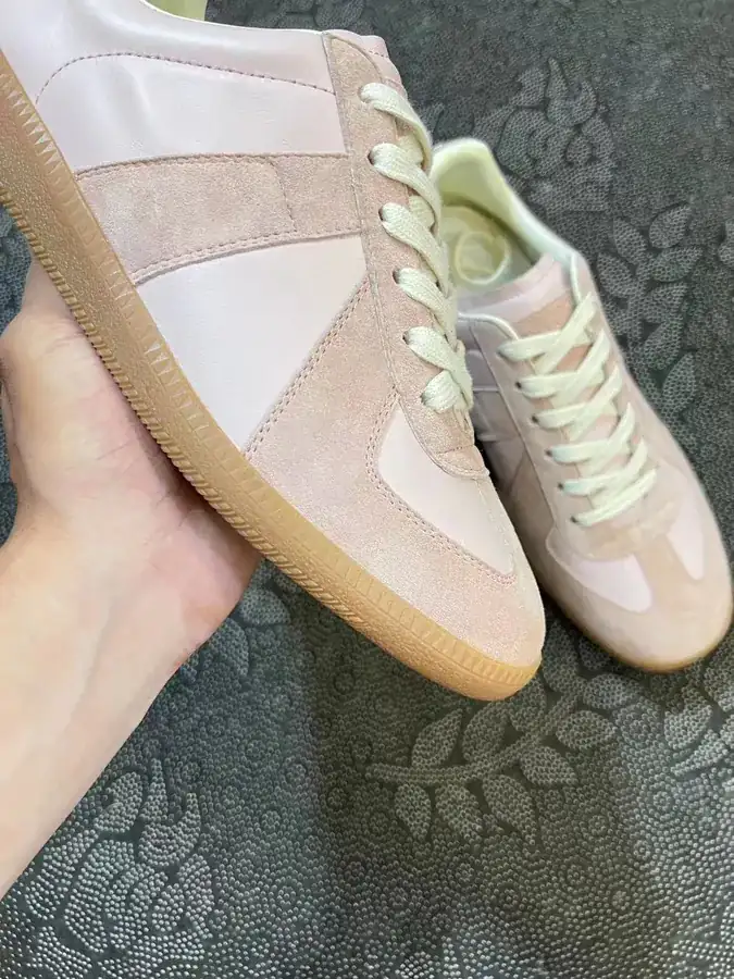 Maison Margiela Replica Low Top Derbies in Beige