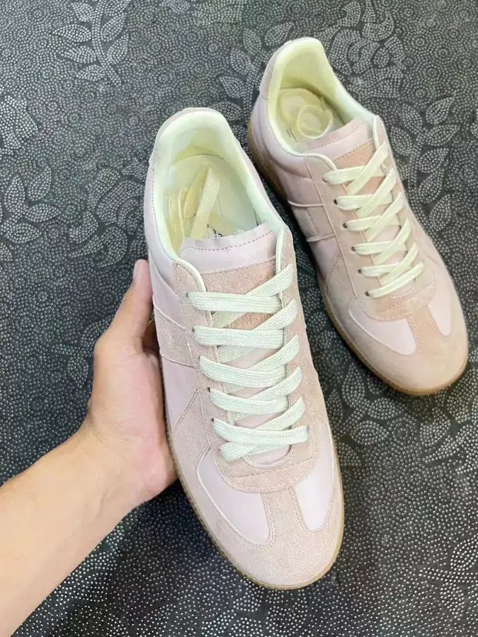 Maison Margiela Replica Low Top Derbies in Beige