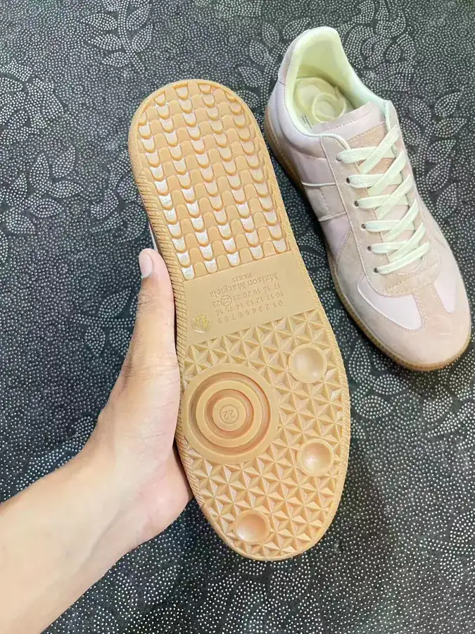 Maison Margiela Replica Low Top Derbies in Beige