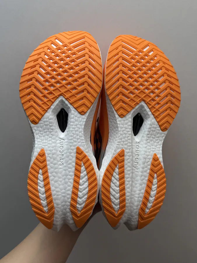 Saucony Endorphin Speed 4 Orange