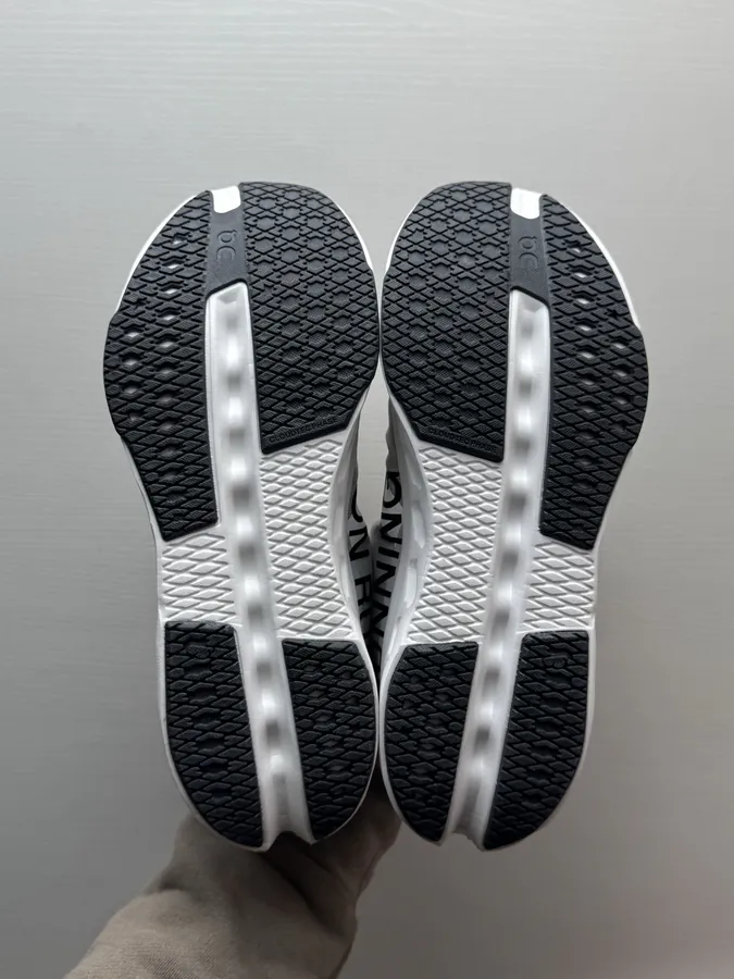 On Cloudsurfer Next White