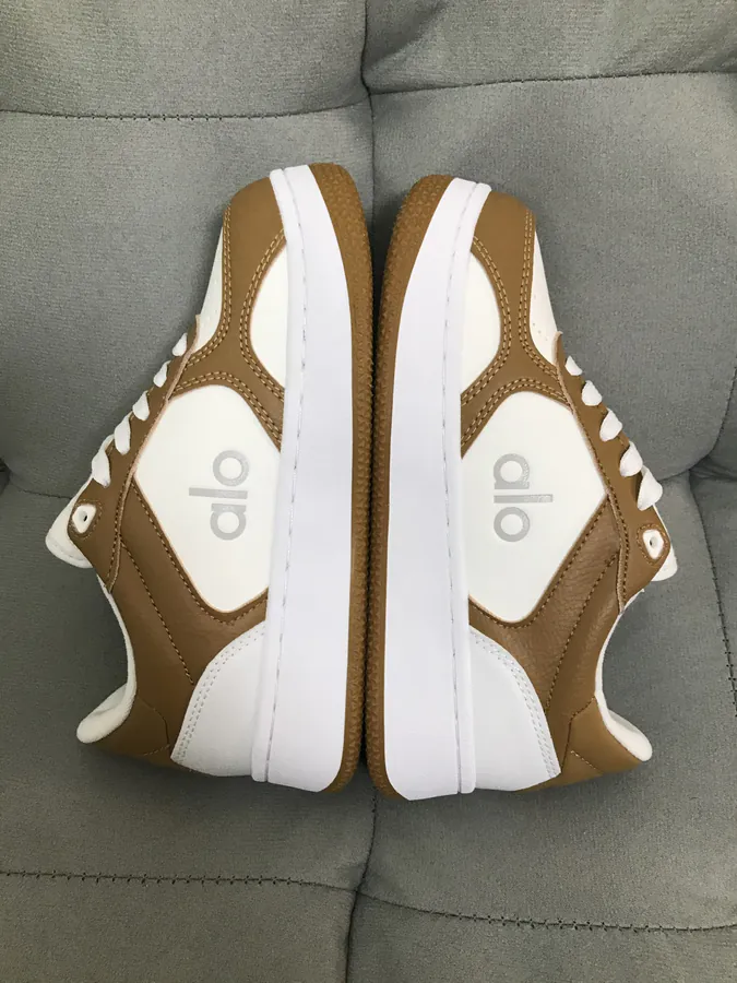 Alo Yoga Gravel White Sneaker
