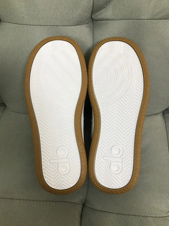 Alo Yoga Gravel White Sneaker
