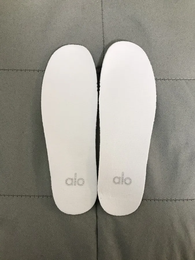 Alo Yoga Gravel White Sneaker