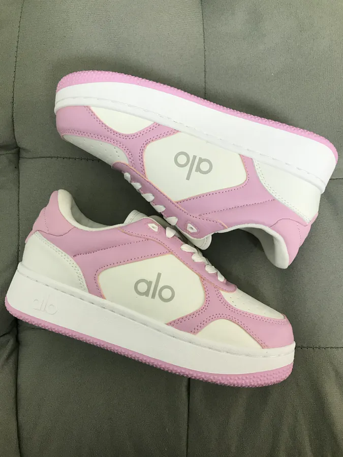 Alo Yoga Pink and White Color