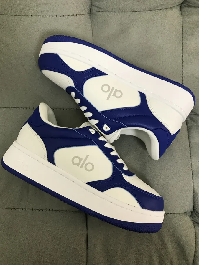 Alo Yoga White and Blue Color
