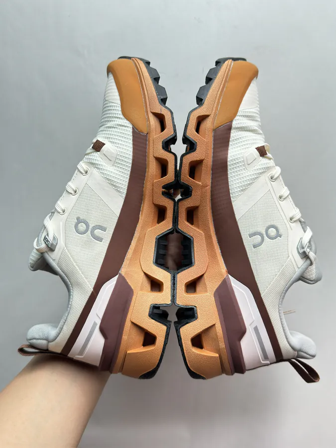 On Cloudwander in Ivory White