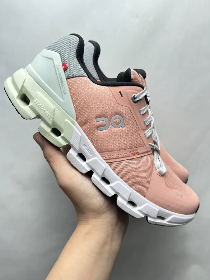 On Cloudflyer 4 Pink