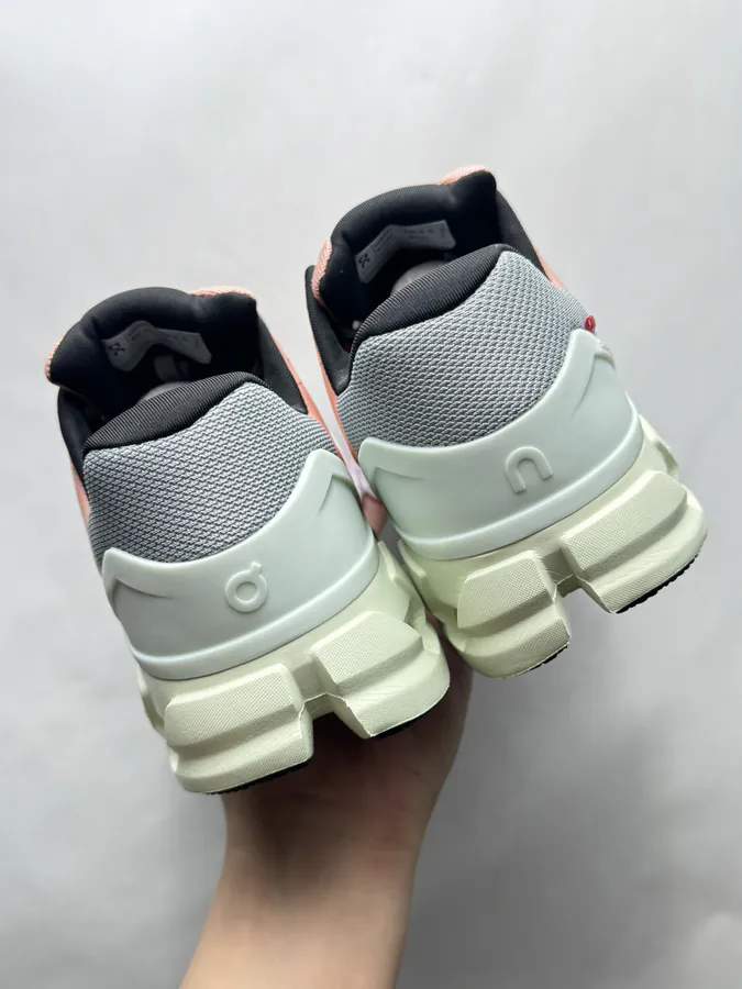 On Cloudflyer 4 Pink