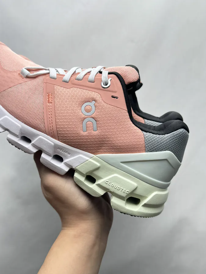 On Cloudflyer 4 Pink