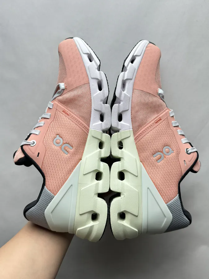 On Cloudflyer 4 Pink