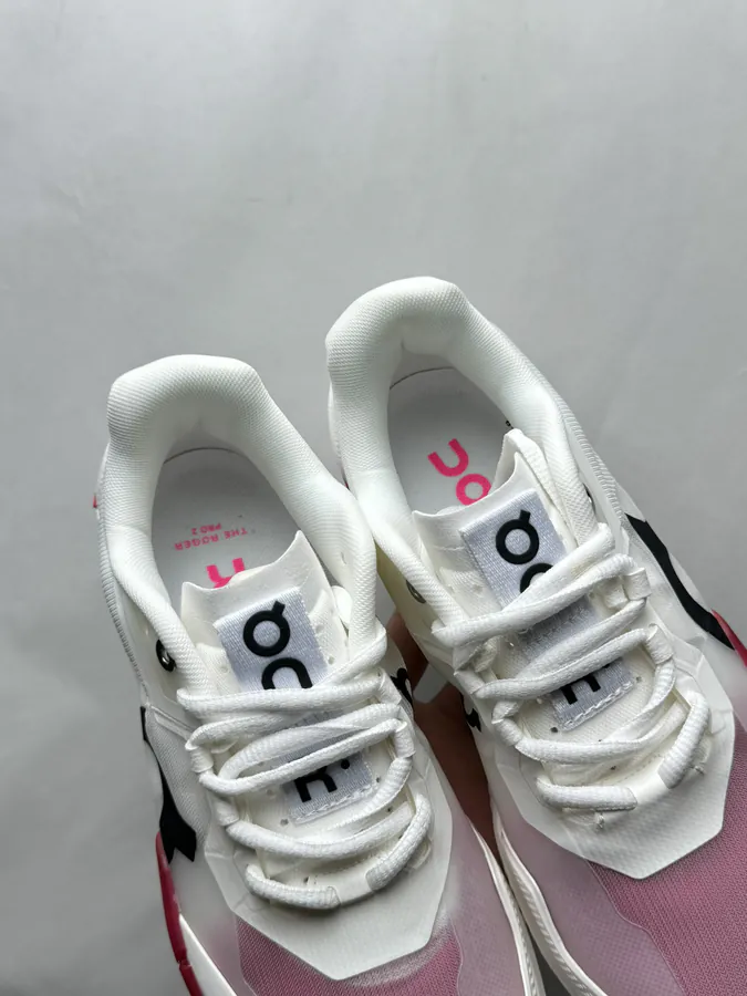 On昂跑 THE ROGER Pro 2 White Pink