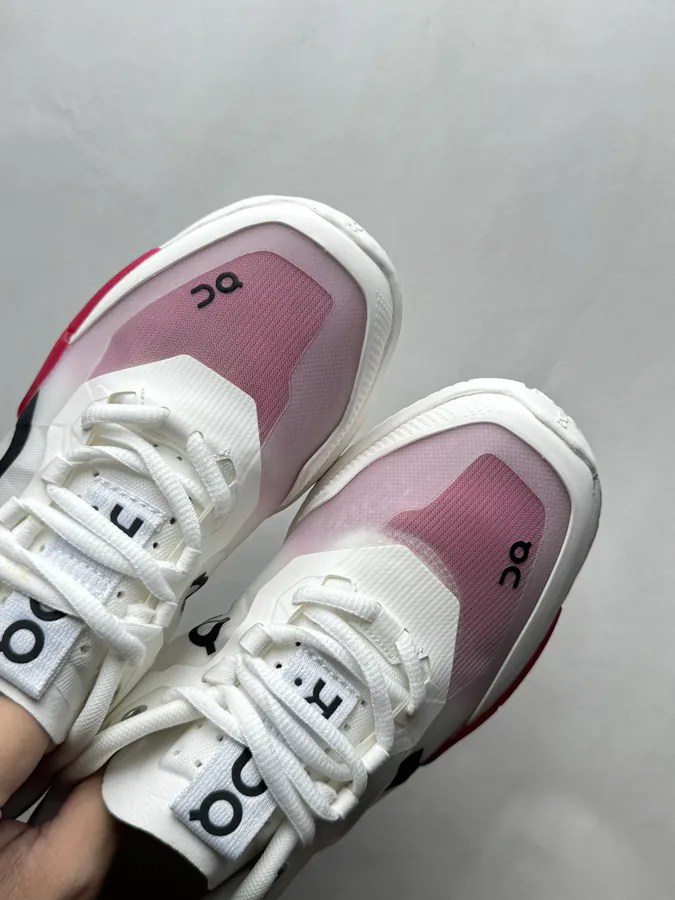 On昂跑 THE ROGER Pro 2 White Pink