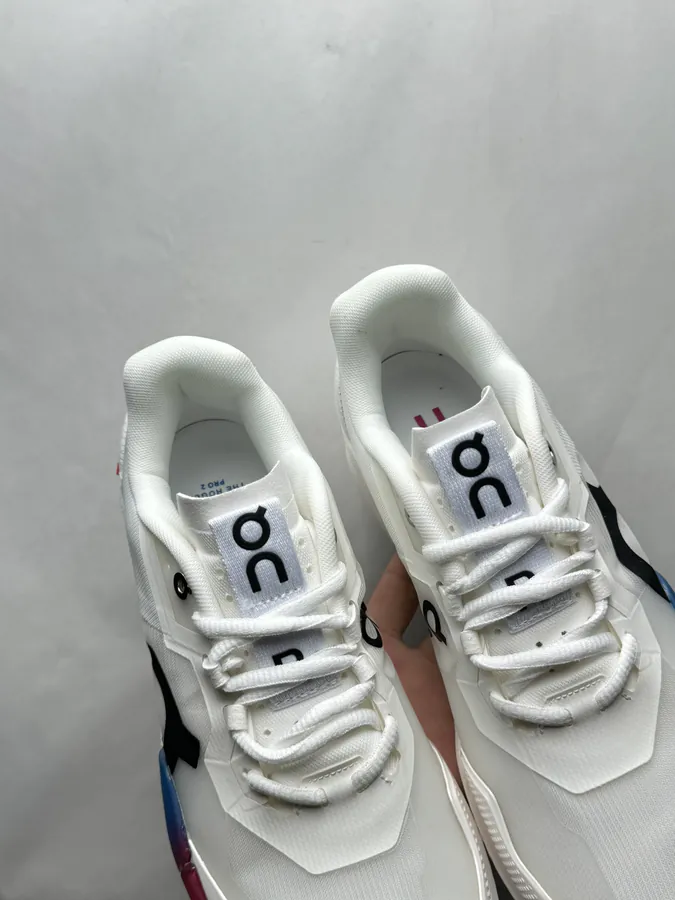 On昂跑 THE ROGER Pro 2 White Blue