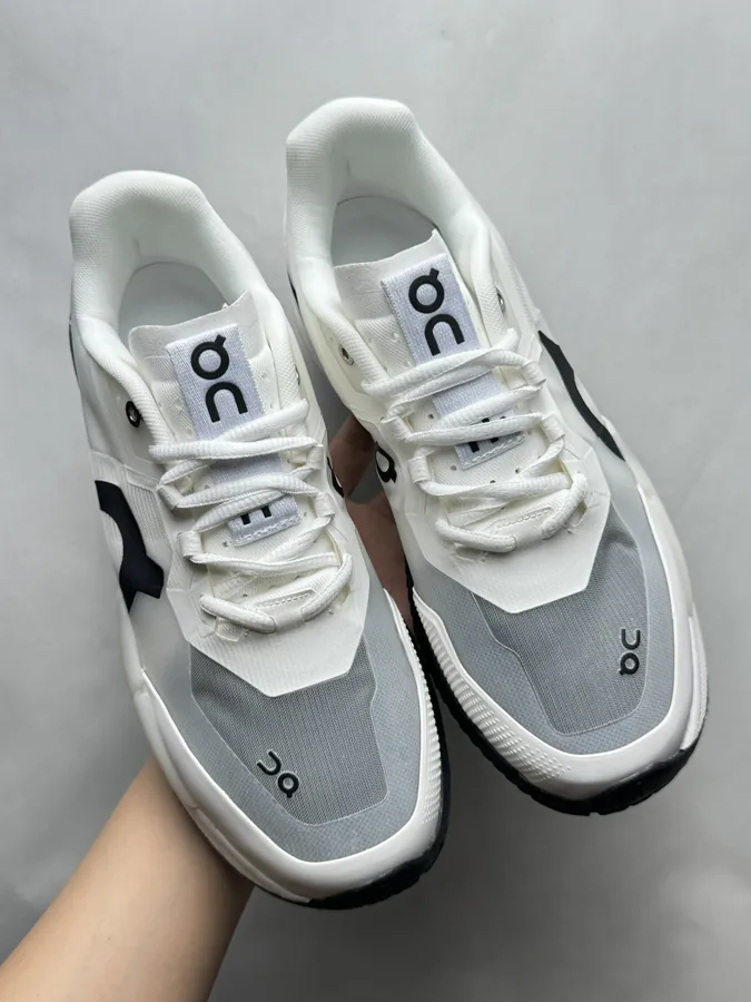 On Running THE ROGER Pro 2 in Gray Black