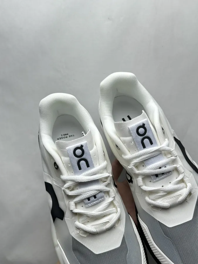 On Running THE ROGER Pro 2 in Gray Black