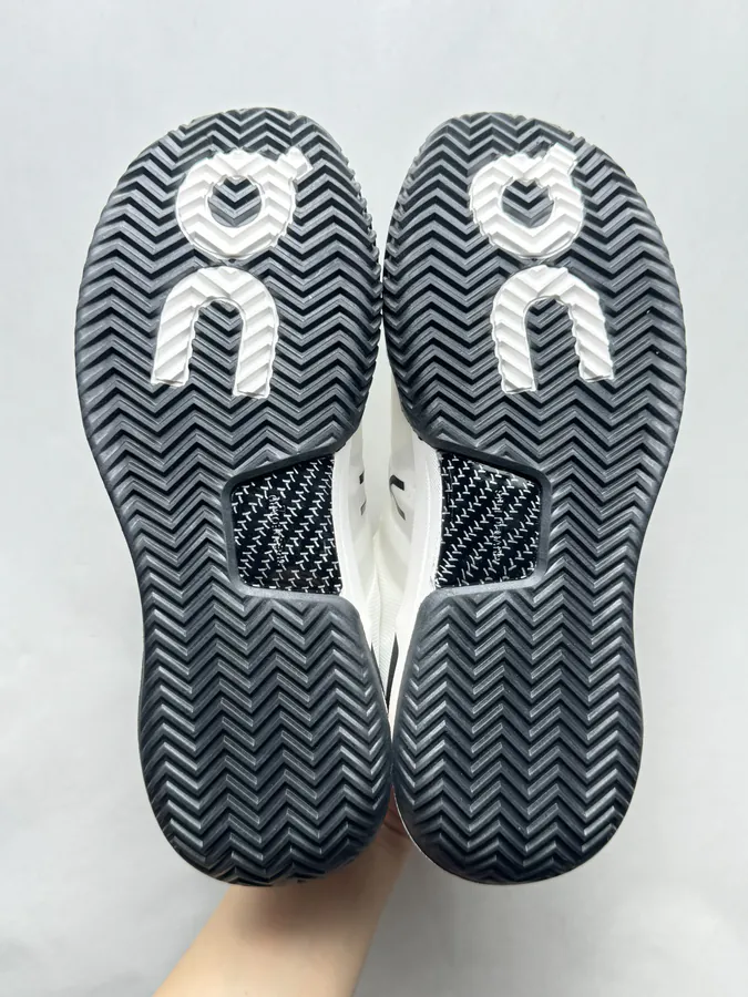 On Running THE ROGER Pro 2 in Gray Black