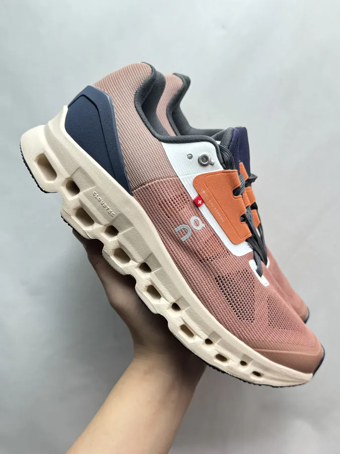On Cloudstratus Orange