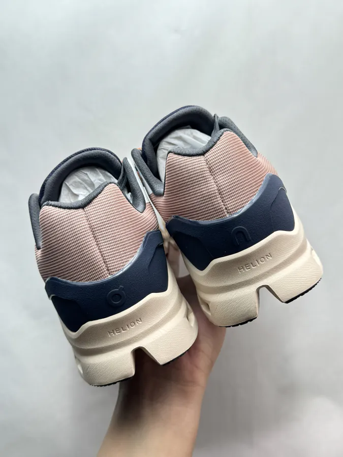 On Cloudstratus Orange