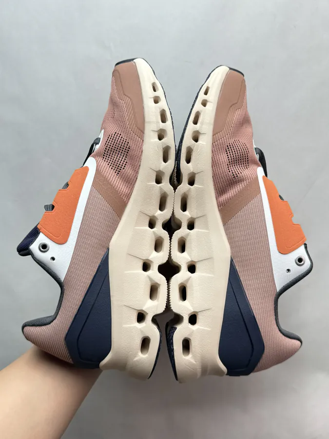 On Cloudstratus Orange
