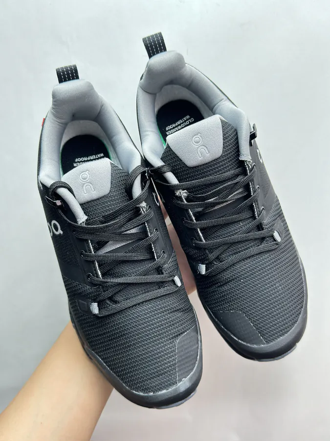 On Cloudwander Black and Gray