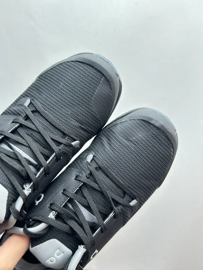 On Cloudwander Black and Gray
