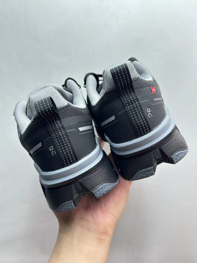 On Cloudwander Black and Gray