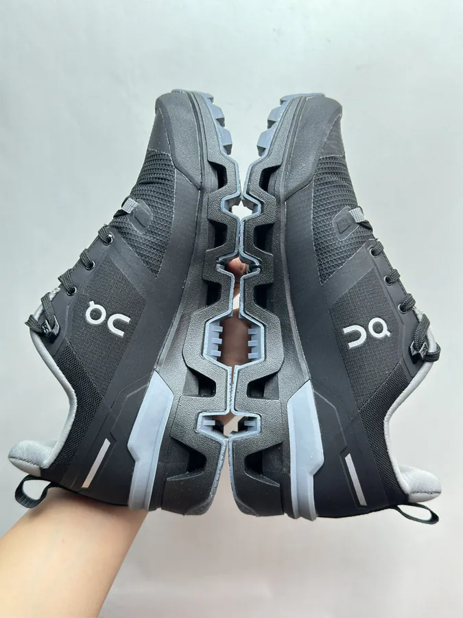 On Cloudwander Black and Gray