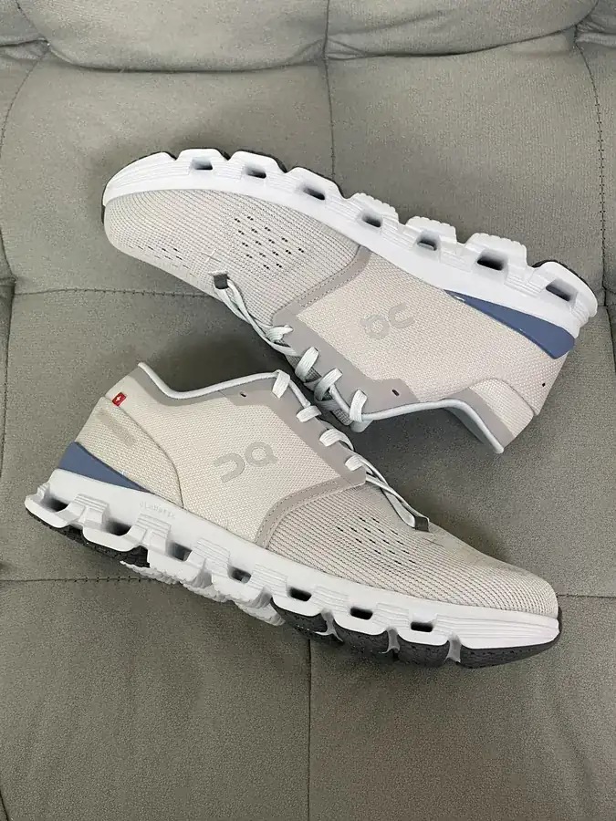 On Cloud X4 Low Top Running Shoes for Women Gray Silver
