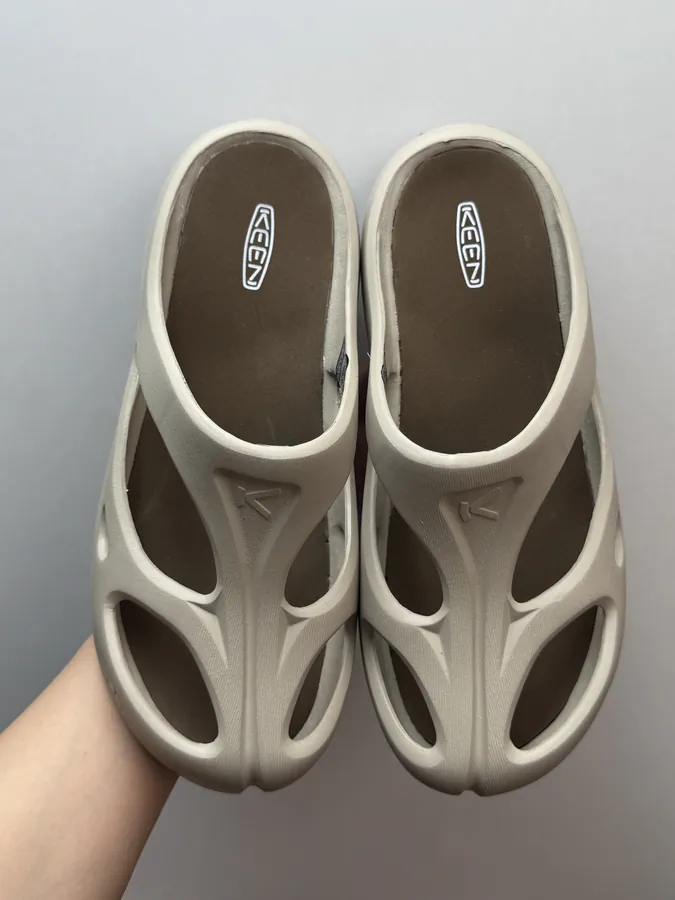 KEEN Shanti Canvas Slip On