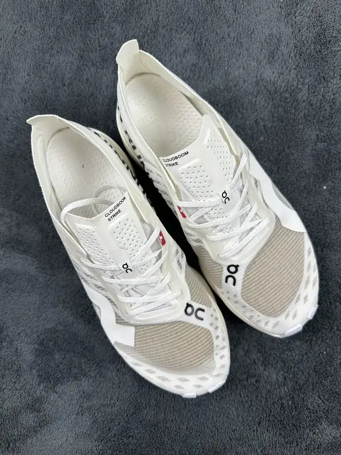 On Cloudboom Strike Running Shoes Authentic Overseas Version