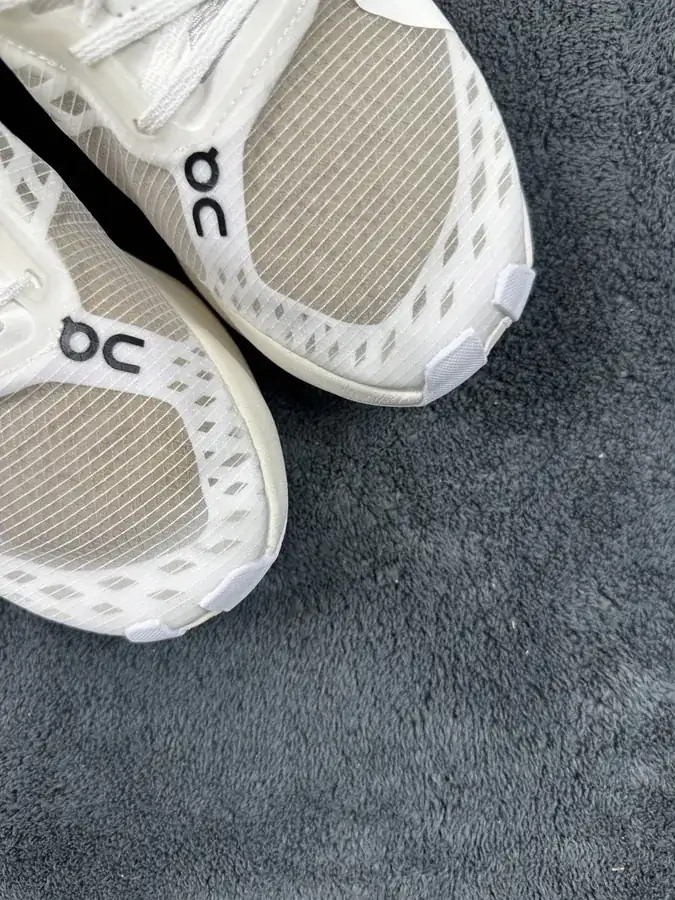 On Cloudboom Strike Running Shoes Authentic Overseas Version