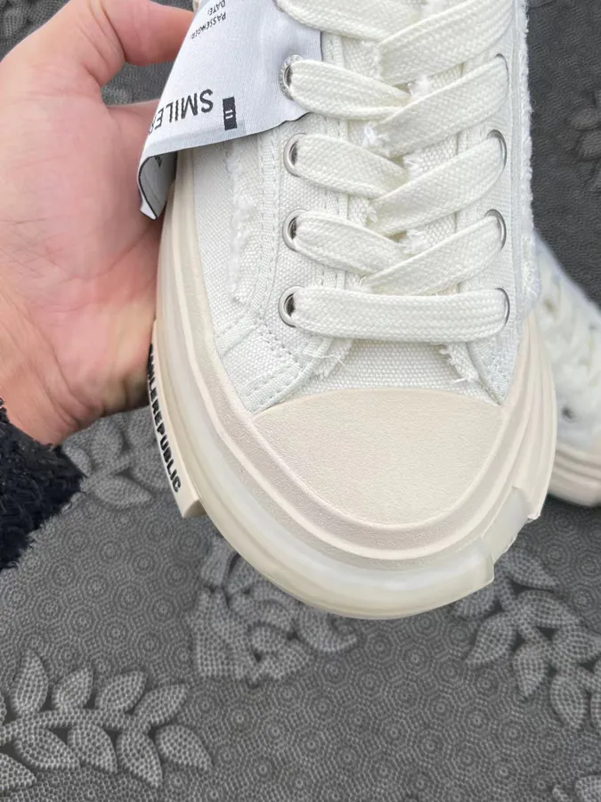SMILEREPUBLIC Open Smile White