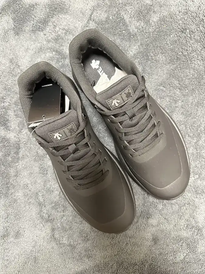 DESCENTE Dualis Urban Commute Low Top Outdoor Functional Shoe for Women