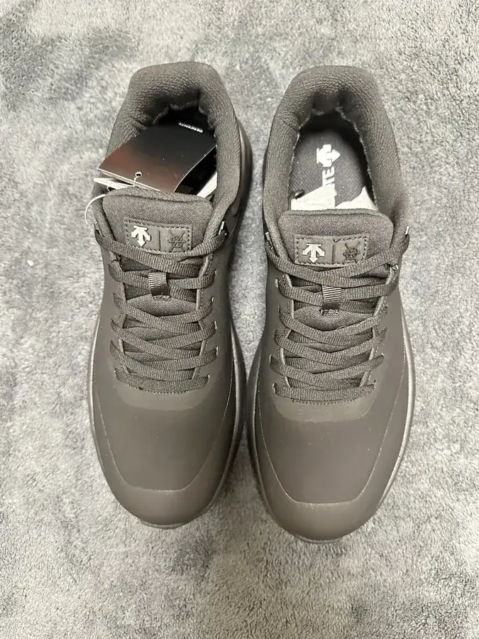 DESCENTE Dualis Urban Commute Low Top Outdoor Functional Shoe for Women