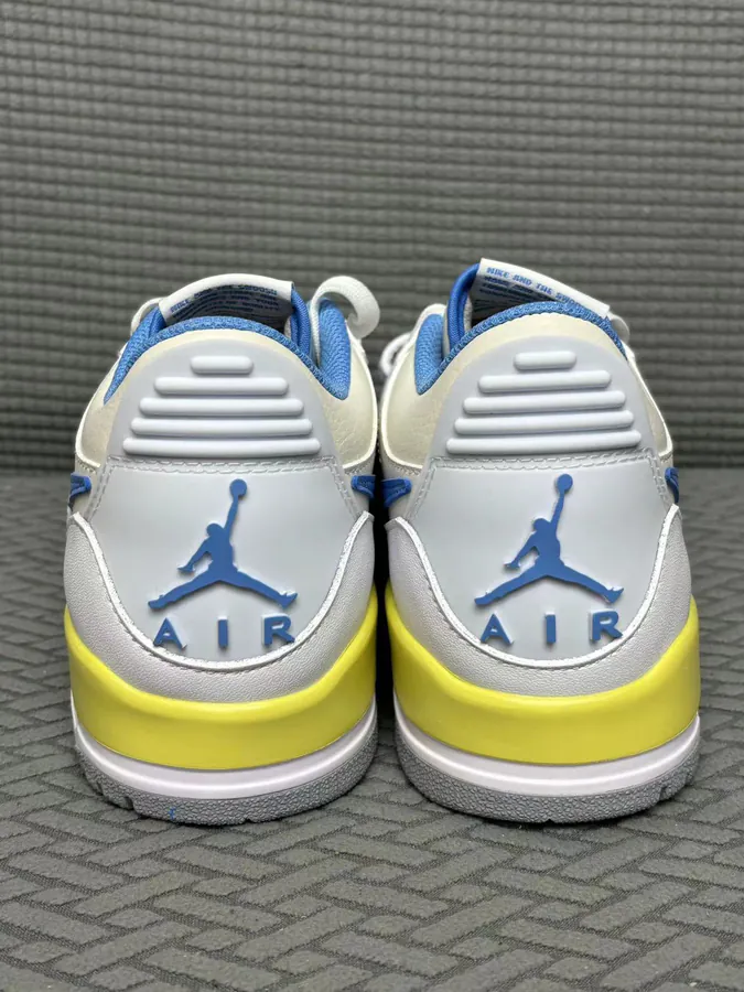 312 Low Top Sneaker with Dingdang Cat White Blue 23 Colorway