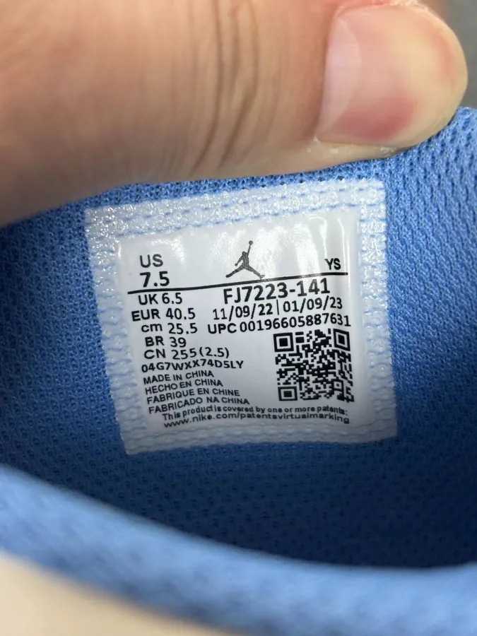 312 Low Top Sneaker with Dingdang Cat White Blue 23 Colorway