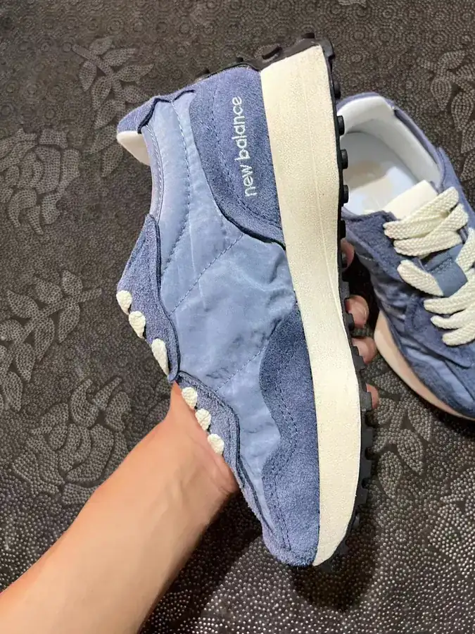 NB 327 Low Top Running Shoes in Gray Blue
