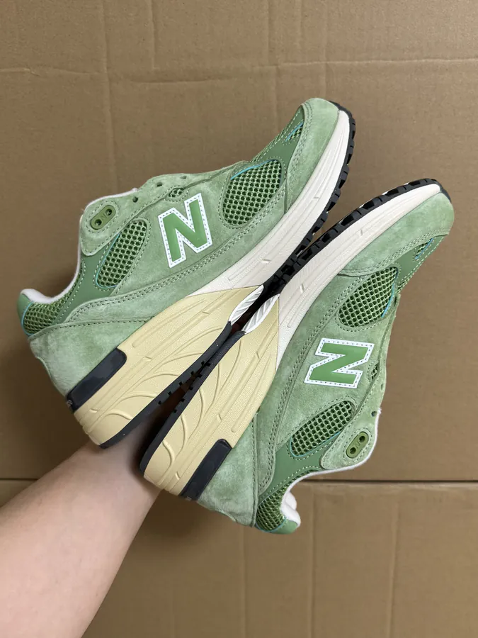 NB993 Bucket Bag in Forest Green