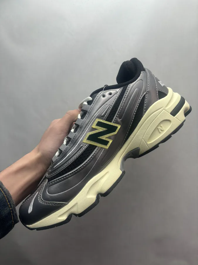 NB1000 Y2K Millennial Style Silver Black