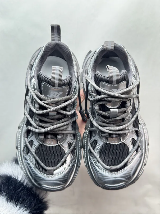 270 GG CC Dad Shoes with Black and Silver Color