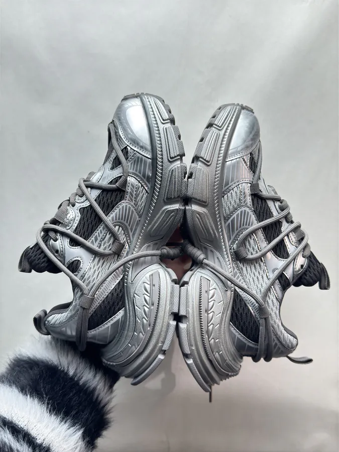270 GG CC Dad Shoes with Black and Silver Color