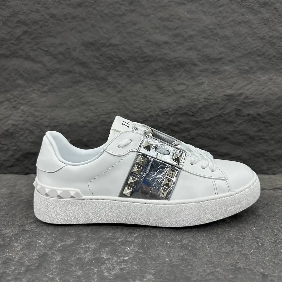 GARAVANI ROSTUD UNTITLED Studded Sneaker