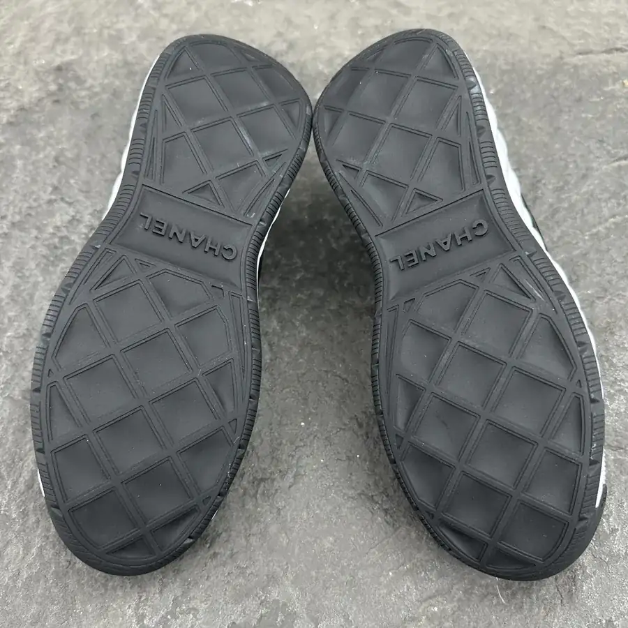 CoCo 19ss Sport Sneaker with Grained Calfskin and Mesh