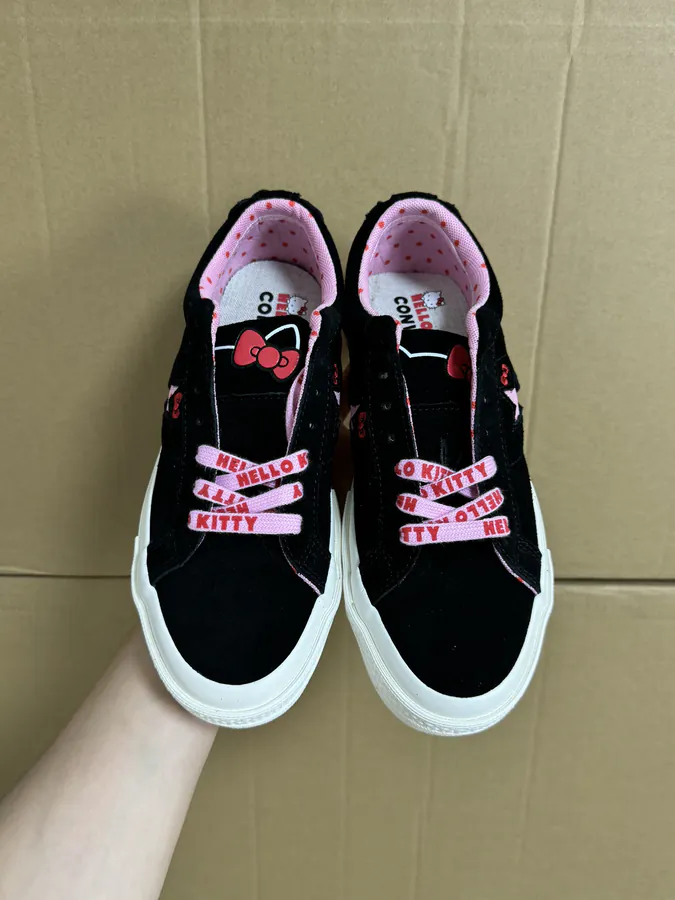 Hello Kitty x Converse One Star Ox Comfortable Canvas Sneakers