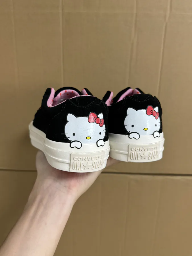 Hello Kitty x Converse One Star Ox Comfortable Canvas Sneakers