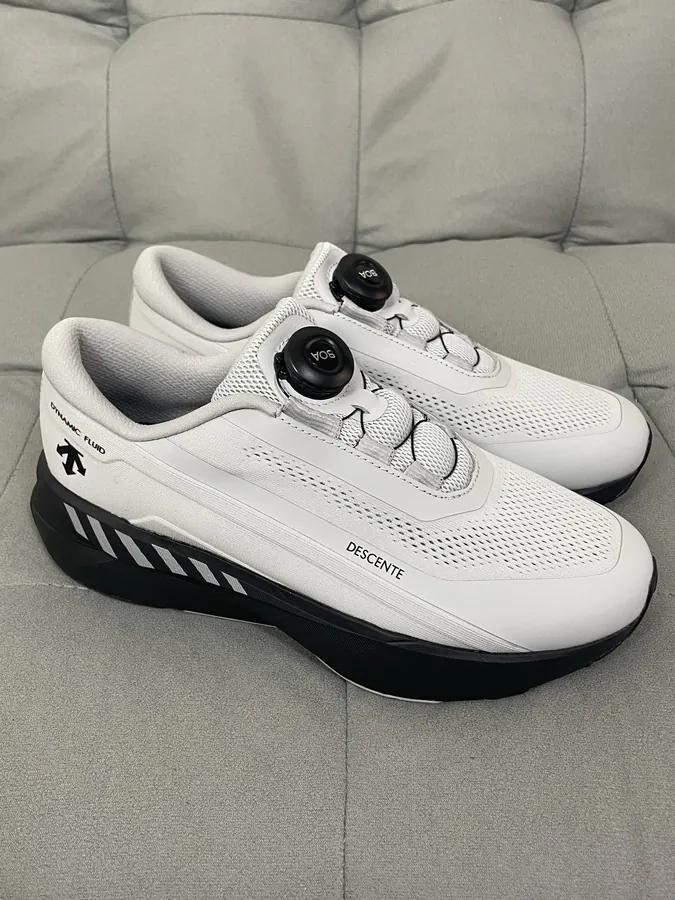 DESCENTE 时尚简约低帮跑步鞋 男款