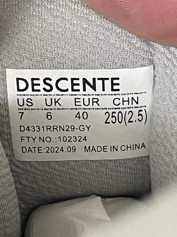 DESCENTE 时尚简约低帮跑步鞋 男款